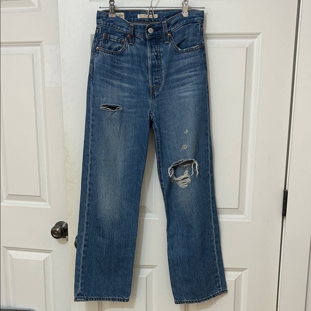 Levi's Ribcage Straight Ankle Jeans size 25 blue ripped Levi’s premium jeans